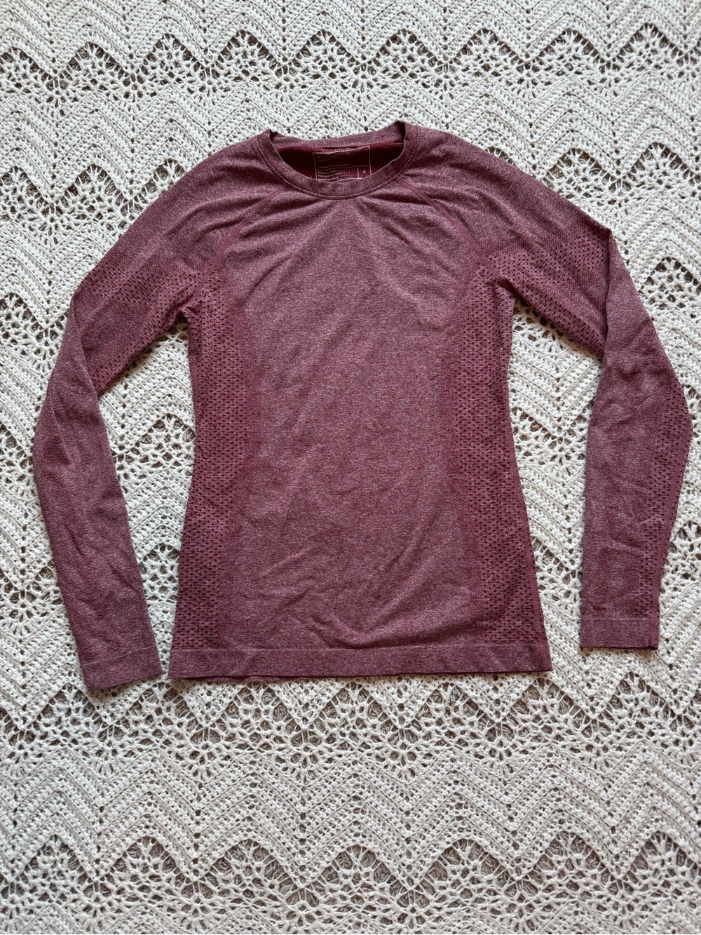 Figs Long Sleeve Under Scrub Seamless Red Burgundy Size Small Figs Scrubs